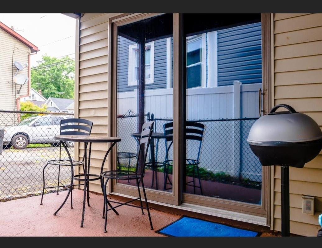Great 2 Bedroom Condo,Free Parking,Easy Commute. Irvington Extérieur photo
