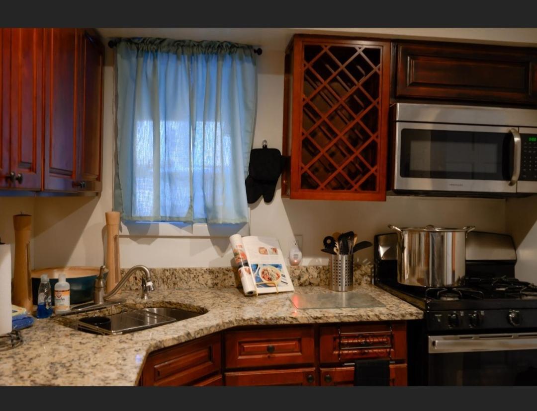 Great 2 Bedroom Condo,Free Parking,Easy Commute. Irvington Extérieur photo